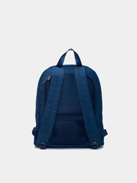 Man's backpack in twill with front pocket and shoulder straps