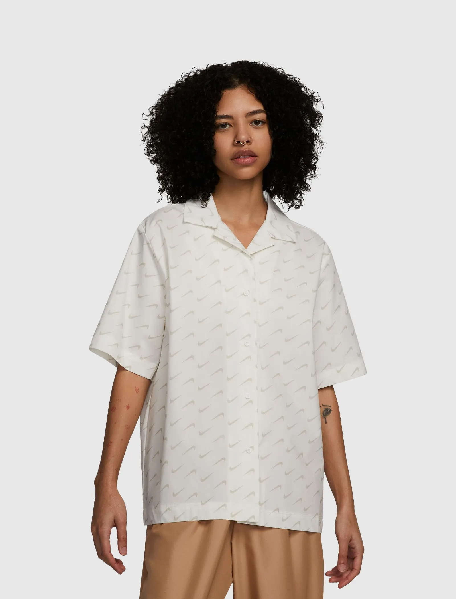 WOMEN'S SPORTSWEAR WOVEN SHORT SLEEVE TOP